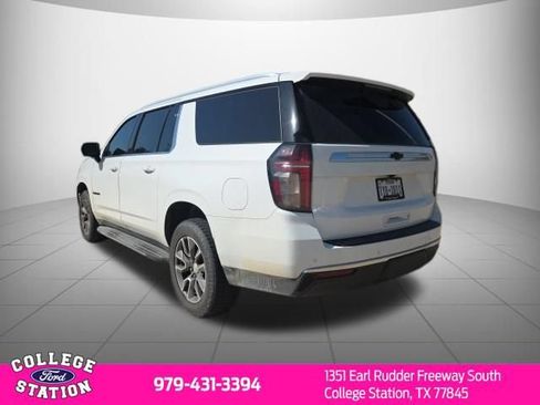Used 2021 Chevrolet Suburban LT w/ Rear Media and Nav Package RWD image 6