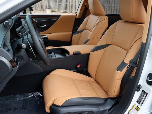 New 2025 Lexus ES 350 Ultra Luxury image 11