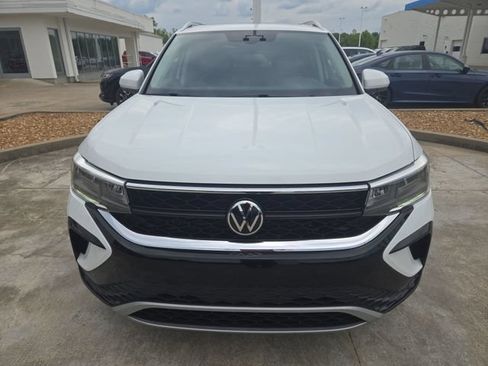 Used 2022 Volkswagen Taos SE FWD image 8