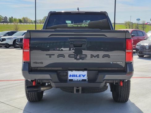 Used 2025 Toyota Tacoma TRD Off-Road image 4