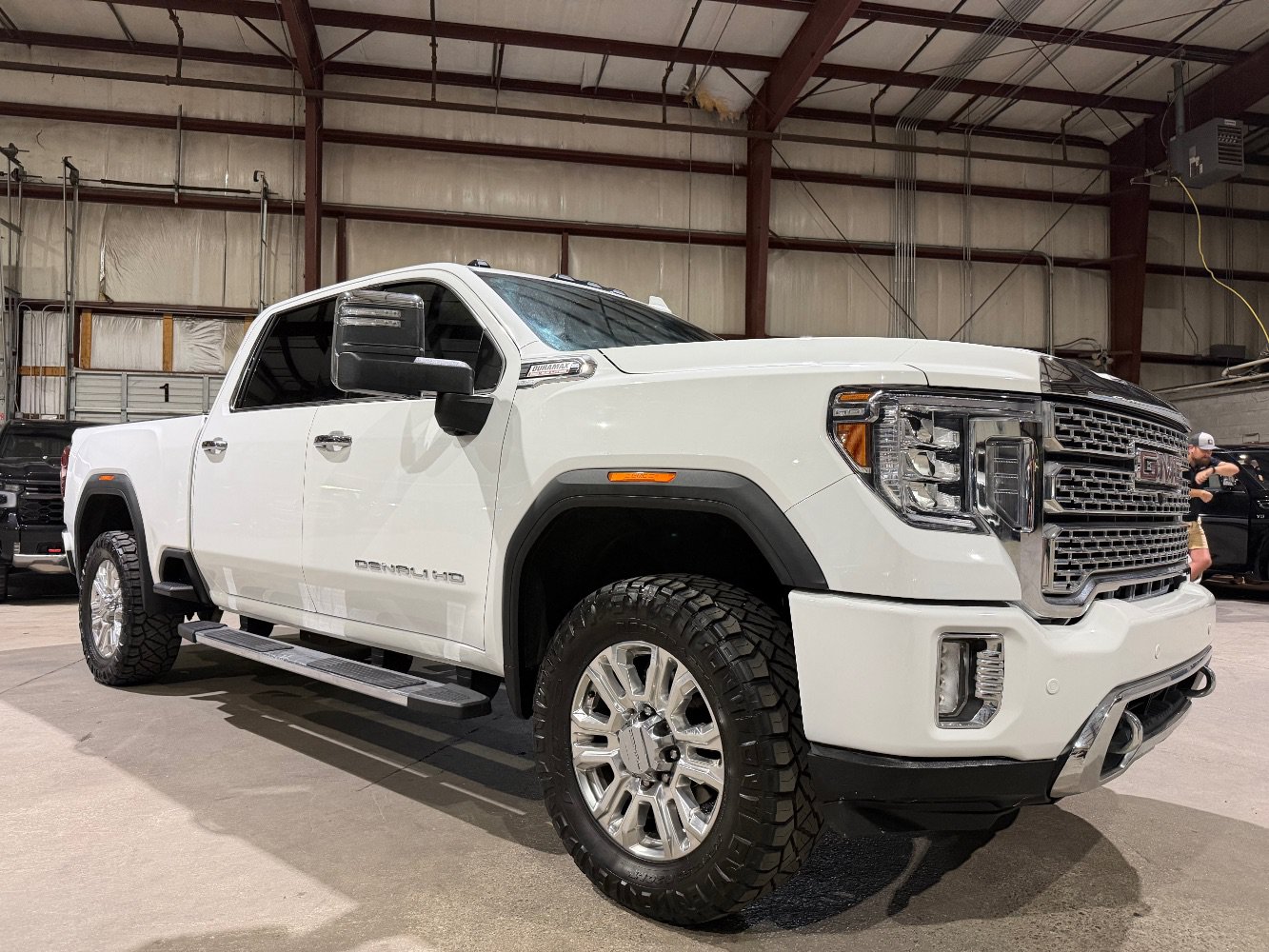 Used 2023 GMC Sierra 2500 Denali w/ Denali Ultimate Package AWD/4WD image 1