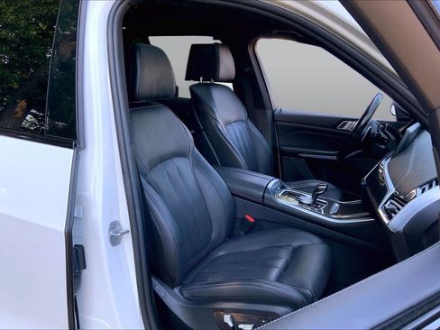 Used 2021 BMW X5 M50i AWD/4WD image 8