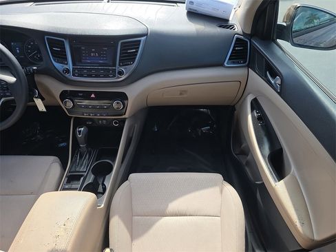 Used 2016 Hyundai Tucson SE image 12