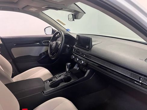 Used 2022 Honda Civic EX image 11