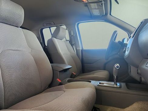 Used 2017 Nissan Frontier SV image 22