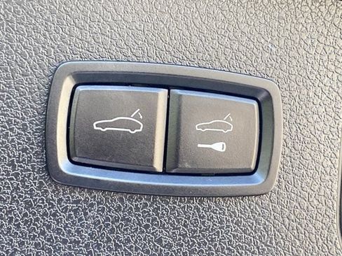 Used 2017 Porsche Macan AWD/4WD image 5
