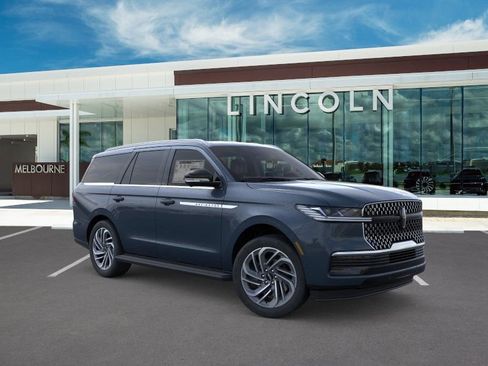 New 2026 Lincoln Navigator Premiere image 7
