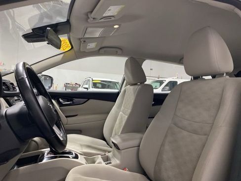 Certified 2022 Nissan Rogue Sport SV image 22