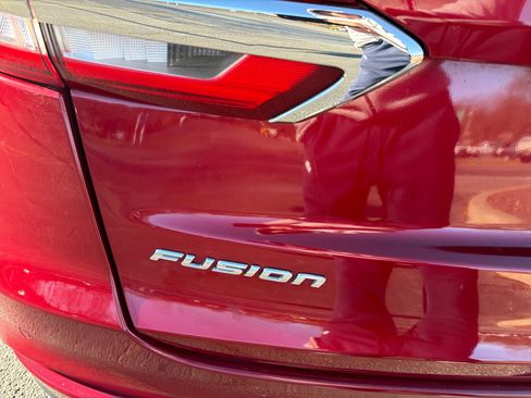 Used 2019 Ford Fusion SE w/ Equipment Group 151A image 10