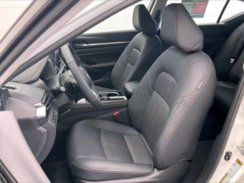 Certified 2024 Nissan Altima 2.5 SR w/ SR Premium Package image 17