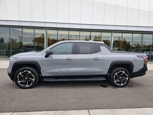 Used 2026 Chevrolet Silverado EV LT AWD/4WD image 2