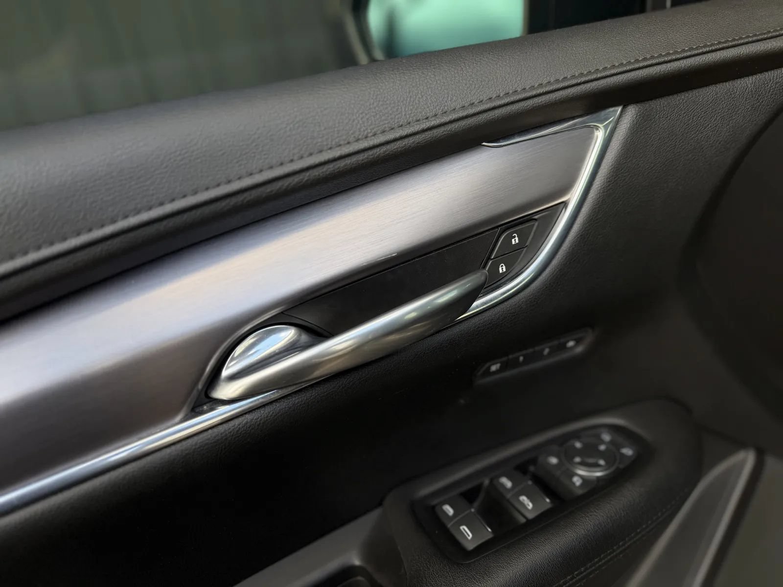 Used 2018 Cadillac XT5 Luxury FWD image 24