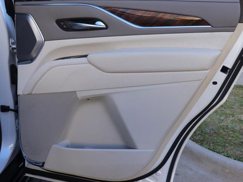 Used 2021 Cadillac Escalade Premium Luxury Platinum image 21