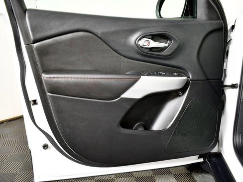 Used 2017 Jeep Cherokee Trailhawk w/ Comfort/Convenience Group image 20