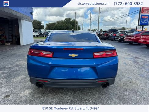 Used 2018 Chevrolet Camaro LT RWD image 6
