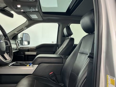 Used 2018 Ford F350 Lariat w/ Lariat Value Package AWD/4WD image 9