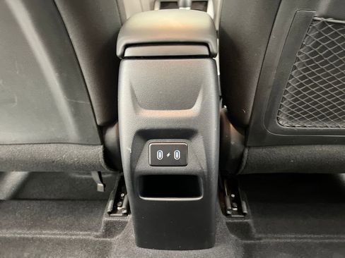 Used 2025 Hyundai Venue SEL FWD image 21