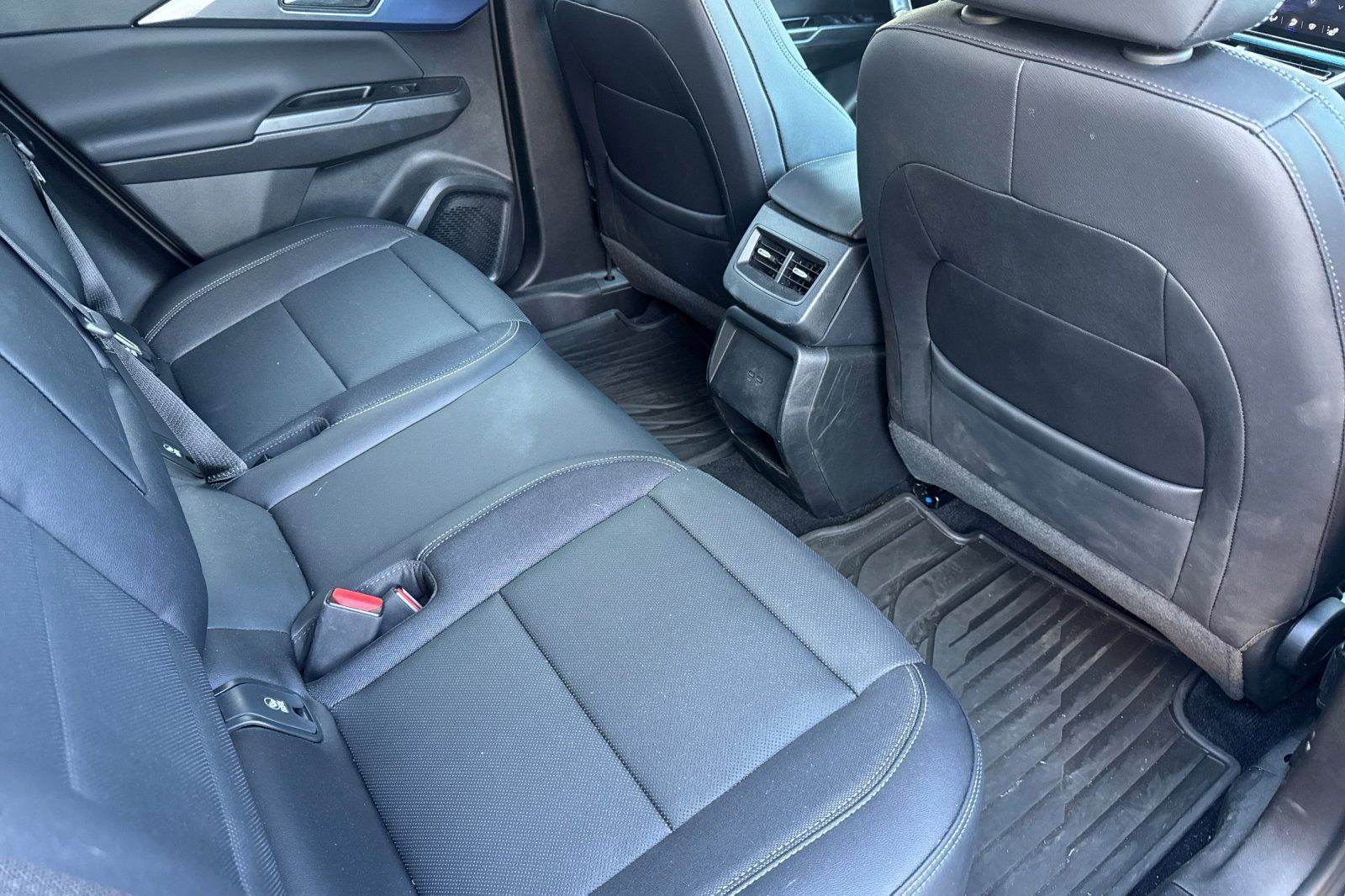 Used 2024 Chevrolet Equinox EV LT w/ LPO, All-Weather Mat Package FWD image 19