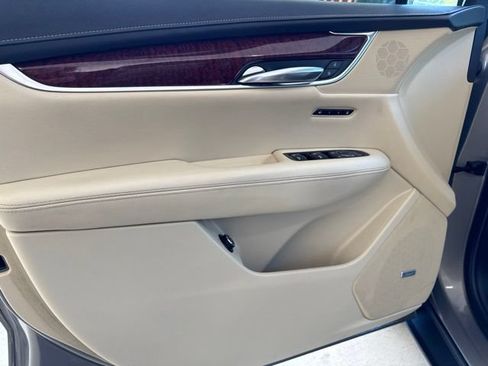 Used 2019 Cadillac XT5 Luxury AWD/4WD image 11