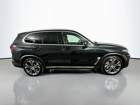 Used 2026 BMW X5 xDrive50e w/ Climate Comfort Package AWD/4WD image 4