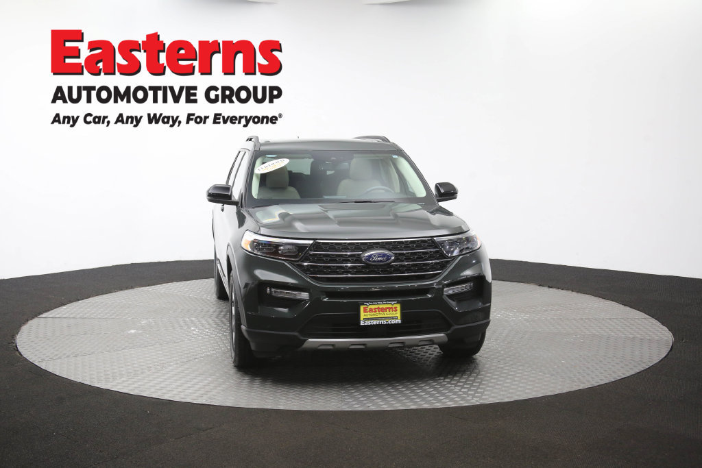 Used 2023 Ford Explorer XLT w/ Equipment Group 202A AWD/4WD image 59