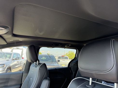 New 2026 Chrysler Pacifica Limited w/ S Appearance Package image 15