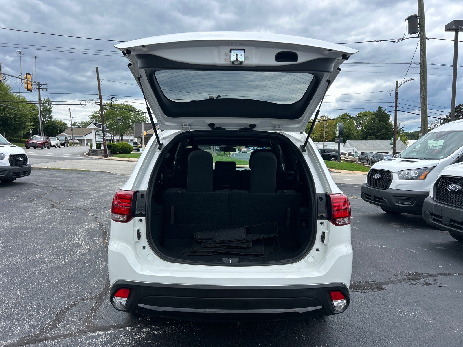 Used 2018 Mitsubishi Outlander LE AWD/4WD image 15