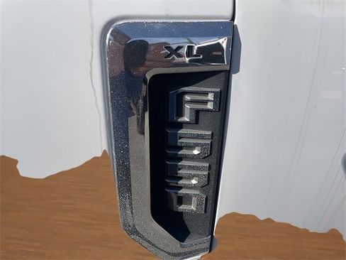 Used 2019 Ford F550 2WD Regular Cab Super Duty image 5