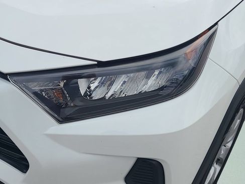 Used 2022 Toyota RAV4 LE FWD image 22