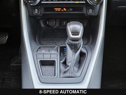Used 2020 Toyota RAV4 XLE Premium FWD image 21