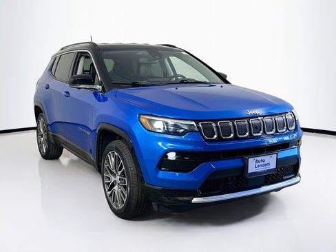 Used 2022 Jeep Compass Limited w/ Elite Group image 3