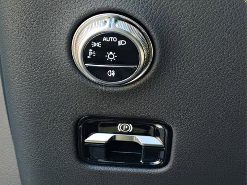 Certified 2026 Mercedes-Benz GLC 300 image 25