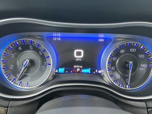 Used 2015 Chrysler 300 C image 35