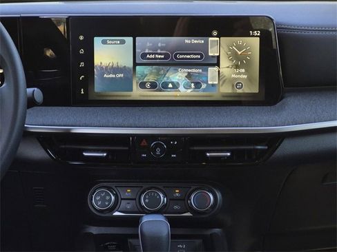 New 2025 Nissan Kicks SV w/ Illumination Package image 11