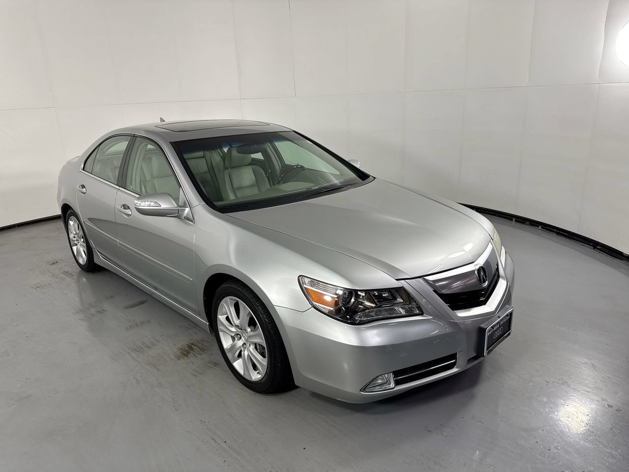 Used 2010 Acura RL w/ Technology Package AWD/4WD image 26