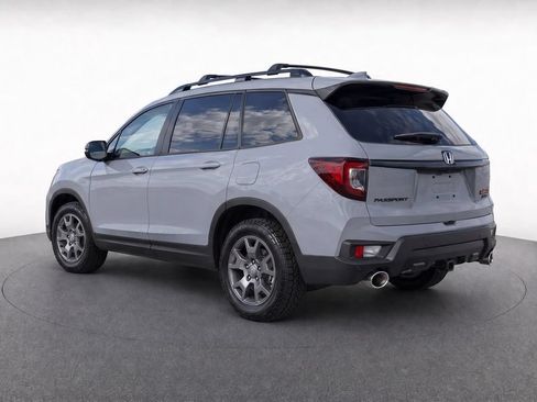 Used 2025 Honda Passport TrailSport image 4