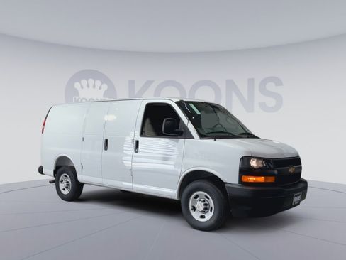 New 2026 Chevrolet Express 2500 Work Van w/ Driver Convenience Package image 2