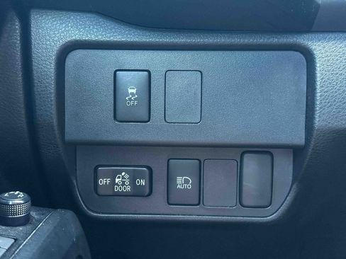 Used 2023 Toyota Tacoma SR AWD/4WD image 34