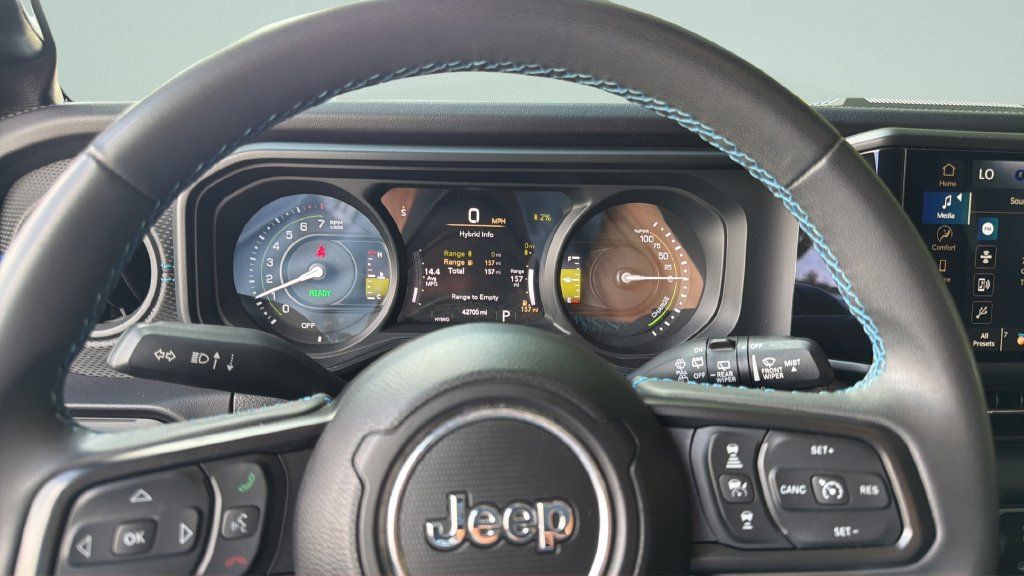 Used 2024 Jeep Wrangler Unlimited Rubicon 4xe AWD/4WD image 34