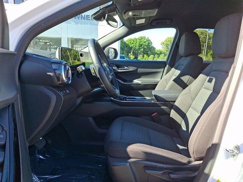 Used 2025 Chevrolet Equinox LT FWD image 13