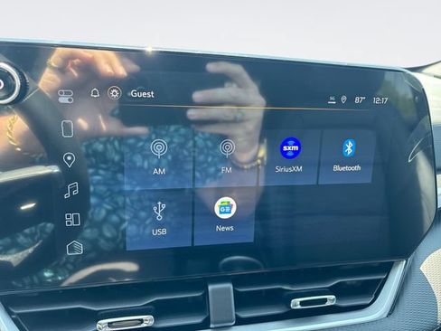 New 2026 Chevrolet Equinox LT w/ Convenience Package II FWD image 16