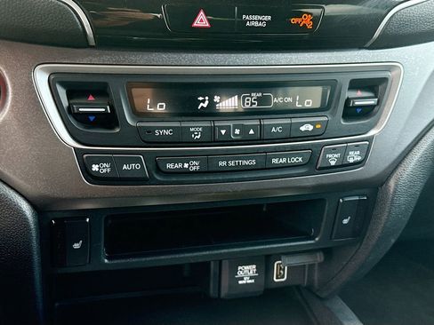 Used 2022 Honda Pilot Sport image 15