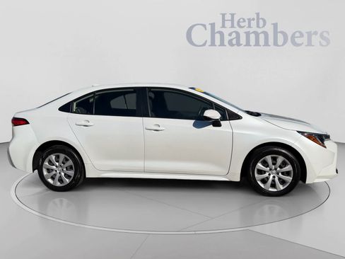 Used 2023 Toyota Corolla LE w/ Carpet Mat Package (TMS) FWD image 5