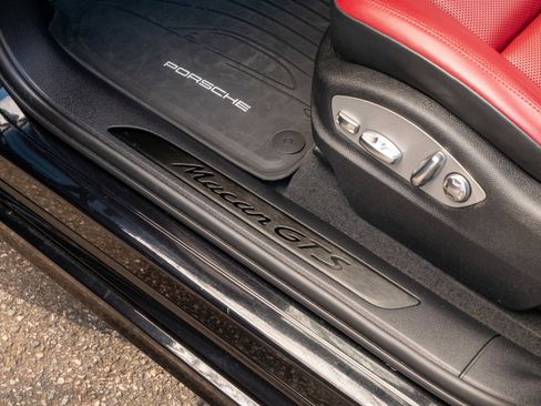 Used 2023 Porsche Macan GTS image 30