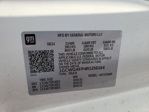 Used 2024 Chevrolet Express 2500 w/ Driver Convenience Package image 14