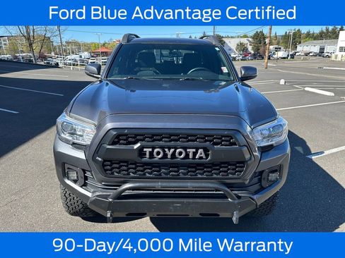 Used 2017 Toyota Tacoma TRD Off-Road w/ Premium & Technology Package AWD/4WD image 11