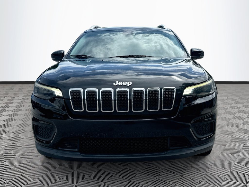 Used 2020 Jeep Cherokee Latitude FWD image 2