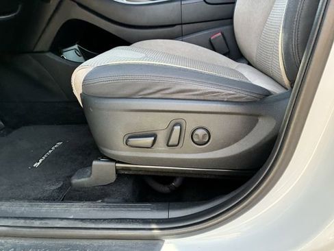 Used 2023 Hyundai Santa Fe SEL image 12