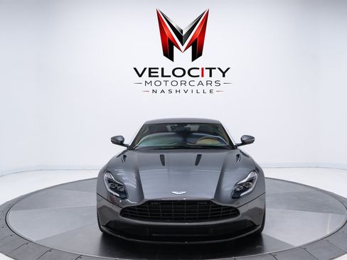 Used 2017 Aston Martin DB11 V12 RWD image 11