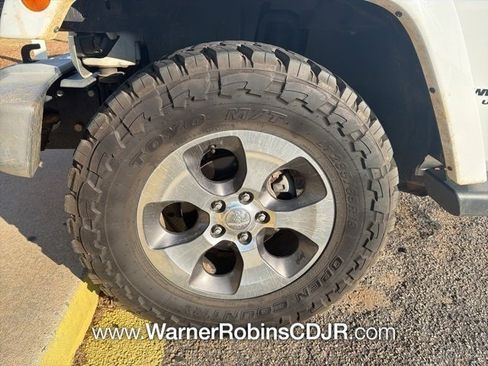 Used 2017 Jeep Wrangler Unlimited Sahara image 4